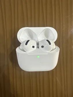 هدفون بلوتوثی اپل مدل AirPods 4