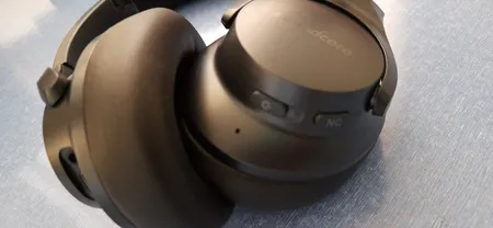 هدست بلوتوثی انکر مدل SoundCore Life Q20 Plus