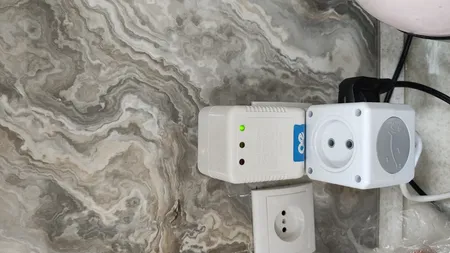 محافظ ولتاژ پارت الکتریک مدل پکیج 00