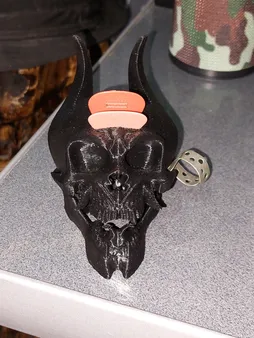 نگهدارنده پیک گیتار مدل  oni skull