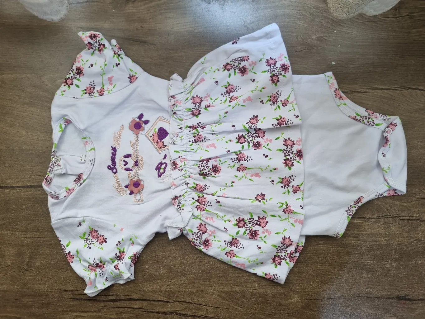 زیردکمه دامن دار آستین کوتاه نیروان طرح کلبه