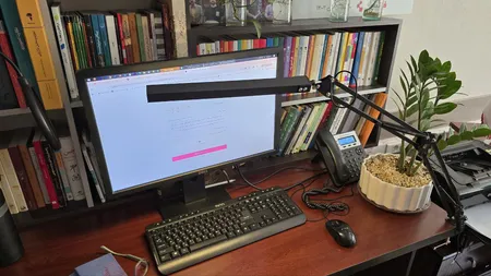 چراغ مطالعه مدل FELEXI-2NV