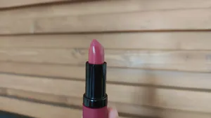 تجریه خرید رژ لب گلدن رز مدل ولوت مات شماره 22