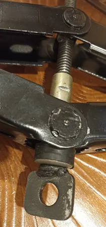 جک خودرو مدل m4 مناسب برای پراید  ظرفیت  1.5 تن