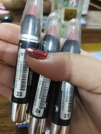 رژ لب مدادی میلوس شماره 24