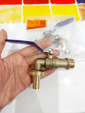 شیر آب ایران آلیان مدل توپی 1/2