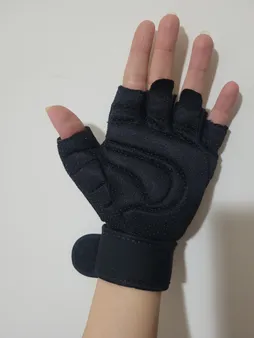 دستکش بدنسازی زنانه مدل مچ بنددار کف چرمی کد NK-235