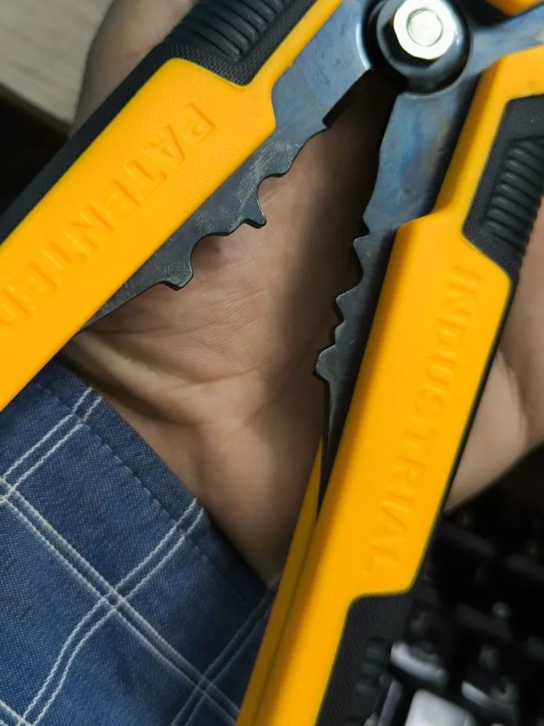 انبر سیم لخت کن اینکو مدل HWSP-102418 سایز 1/4-8 اینچ