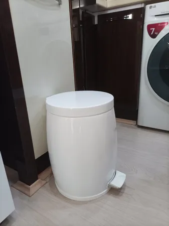 سطل زباله پدالی بهاز کالا کد 16626108 گنجایش 14 لیتر