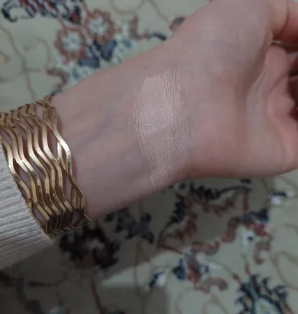 کرم فشرده لیدی میکاپ مدل سی آر شماره 1M