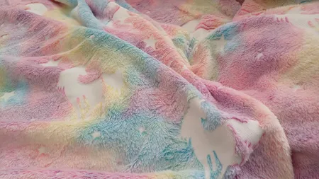 پتوی مسافرتی مدل شب نما طرح تک شاخ یونیکورن مدل 012 سایز 200x145 سانتی متر