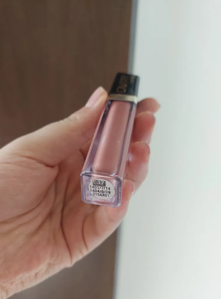 رژ لب مایع لاواری مدل plus perfect شماره 537