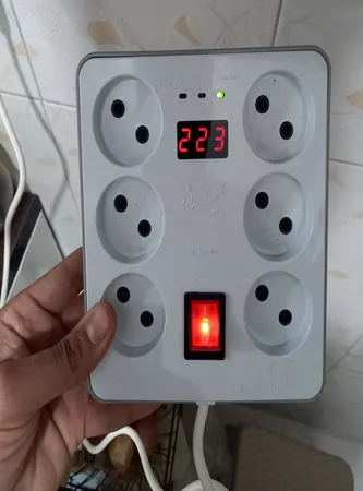 محافظ ولتاژ تیراژه مدل M106