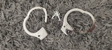 دستبند اسباب بازی مدل beh25