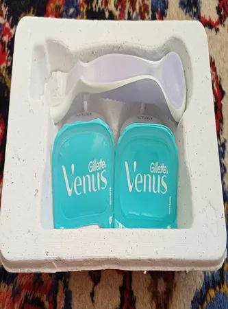 خود تراش ژیلت مدل Venus Comfortglide Breeze