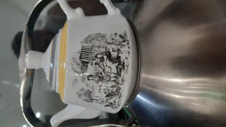 قوری چینی زرین ایران مدل لندنی 5 ویلیج درجه یک