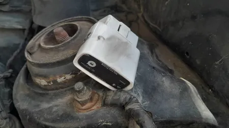 دیاگ بلوتوثی تعمیرگاهی عیب یاب خودرو موبیکار مدل M10