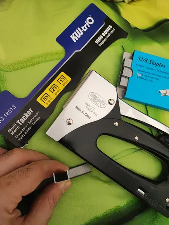 منگنه دیوارکوب کی دبلیو تریو مدل 18513