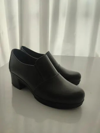 کفش زنانه چرم عطارد مدل طبی چرم طبیعی کد SH43