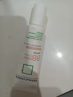 کرم پودر BB درماتیپیک دارای spf 20 رنگ بژ طبیعی حجم 30 میلی لیتر