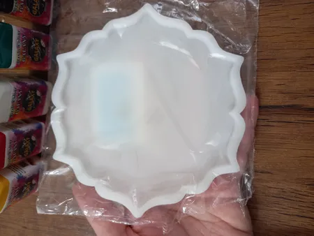 قالب رزین مدل زیر لیوانی طرح چند وجهی کد cn1