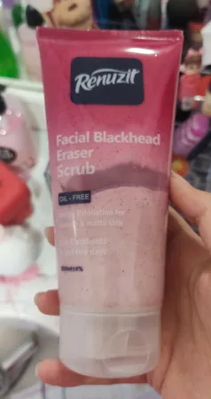 اسکراب پوست رینوزیت مدل Oil and Free حجم 200 میلی لیتر