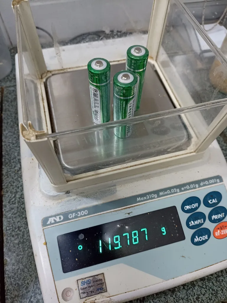 باتری لیتیوم یون قابل شارژ اسمال سان مدل S37 ظرفیت 3800 میلی آمپر ساعت