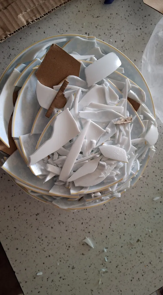 سرویس غذاخوری 18 پارچه 6 نفر دینوا ساینا مدل پرمون