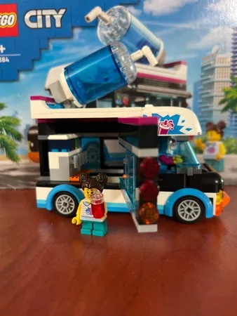 ساختنی لگو مدل LEGO 60384 City Penguin Slushy Van