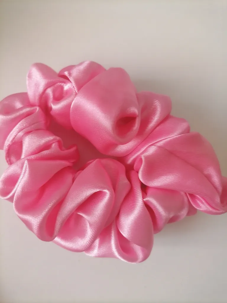 کش مو زنانه مدل اسکرانچی ساتن