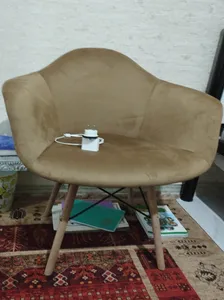 تجریه خرید صندلی مدل ایزی پارچه ای پایه ایفلی چوبی