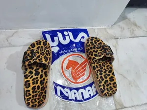 تجریه خرید دمپایی زنانه ماناپا کد 162