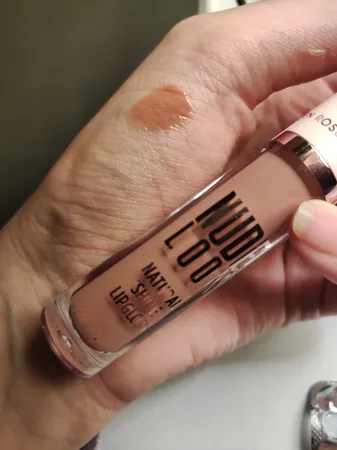 رژ لب مایع گلدن رز شماره 01