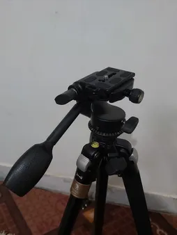 سه پایه دوربین بیکی مدل Q404