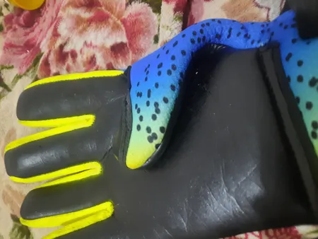 اسپری دستکش دروازه بانی مدل 01