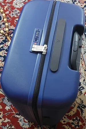 چمدان رونکاتو مدل VEGA کد 423432 سایز متوسط