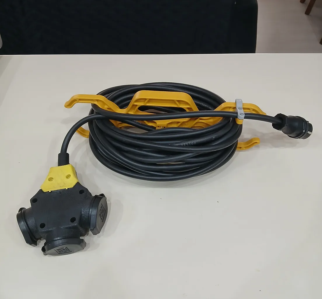 کابل برق افشان 2 در 4 البرز مدل PVC