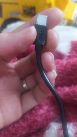 پاوربانک 18 وات شیائومی مدل Redmi ظرفیت 20000 میلی آمپرساعت به همراه کابل تبدیل microUSB