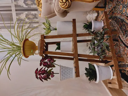 استند گلدان مدل هرمی B1