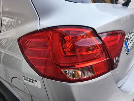 چراغ خطر عقب نورگستر مدل پلاس مناسب برای کوئیک بسته 2 عددی