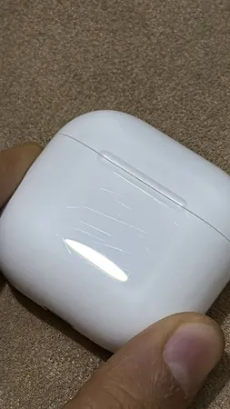 هدفون بلوتوثی اپل مدل AirPods 4 (نسخه دارای نویز کنسلینگ)
