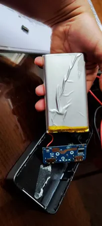 پاوربانک مدل PB200LZM ظرفیت 20000 میلی آمپر ساعت