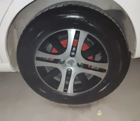 اسپری تمیز کننده لاستیک خودرو جردن مدل P2000 حجم 650 میلی لیتر