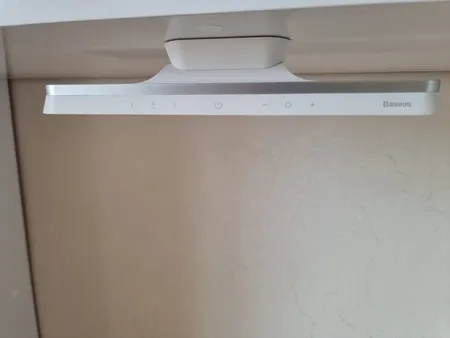 چراغ مطالعه باسئوس مدل DGXC-02