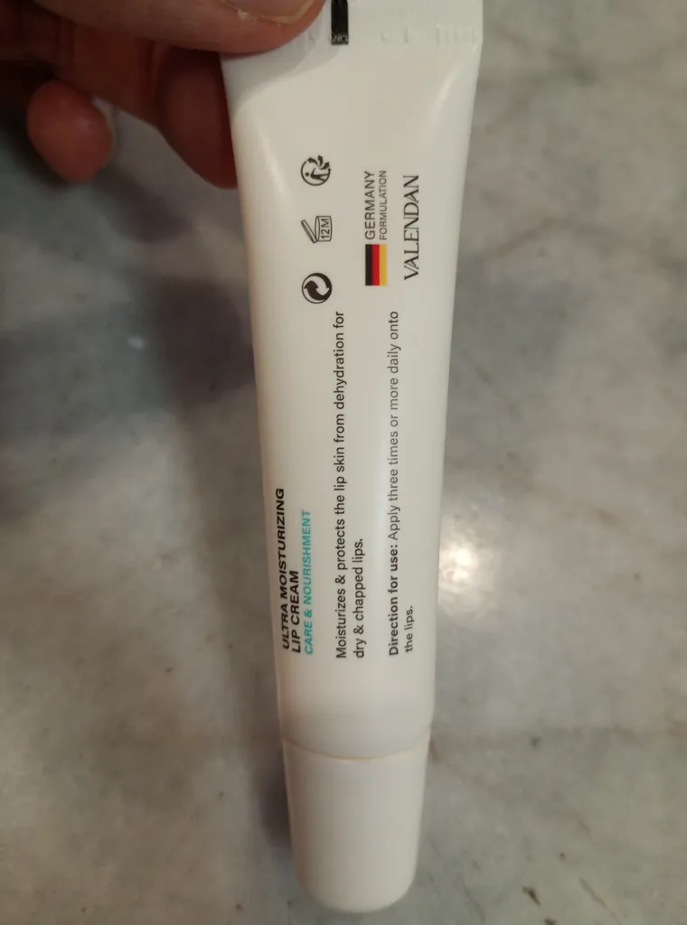 کرم مرطوب کننده لب ولندان مدل LC حجم 15 میلی لیتر