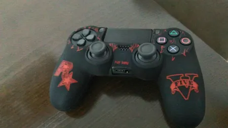 دسته بازی پلی استیشن 4 مدل DUALSHOCK 4 کد O-01