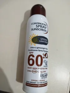تجریه خرید اسپری ضد آفتاب بی‌رنگ وکالی، SPF 50، مدل 001، مناسب انواع پوست چرب با حجم 235 میلی‌لیتر، محافظت‌کننده در برابر اشعه‌های UVA و UVB، ضد آب و مرطوب‌کننده، روشن‌کننده، ضد لک و پیری، دارای فرمولاسیون فاقد چربی، کلاژن، ویتامین‌های C و E، با ماندگاری 2 ساعته