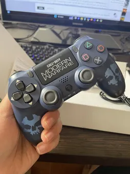 دسته بازی پلی استیشن ۴ مدل Call of Duty - Modern Warfare