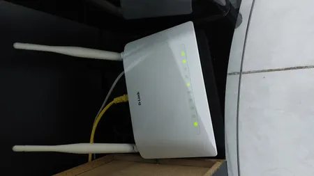 مودم روتر ADSL2 Plus بی‌سیم N300 دی-لینک مدل DSL-2750U