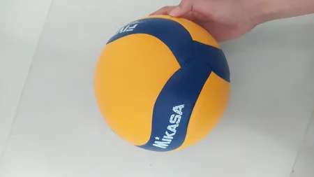 توپ والیبال مدل V200W